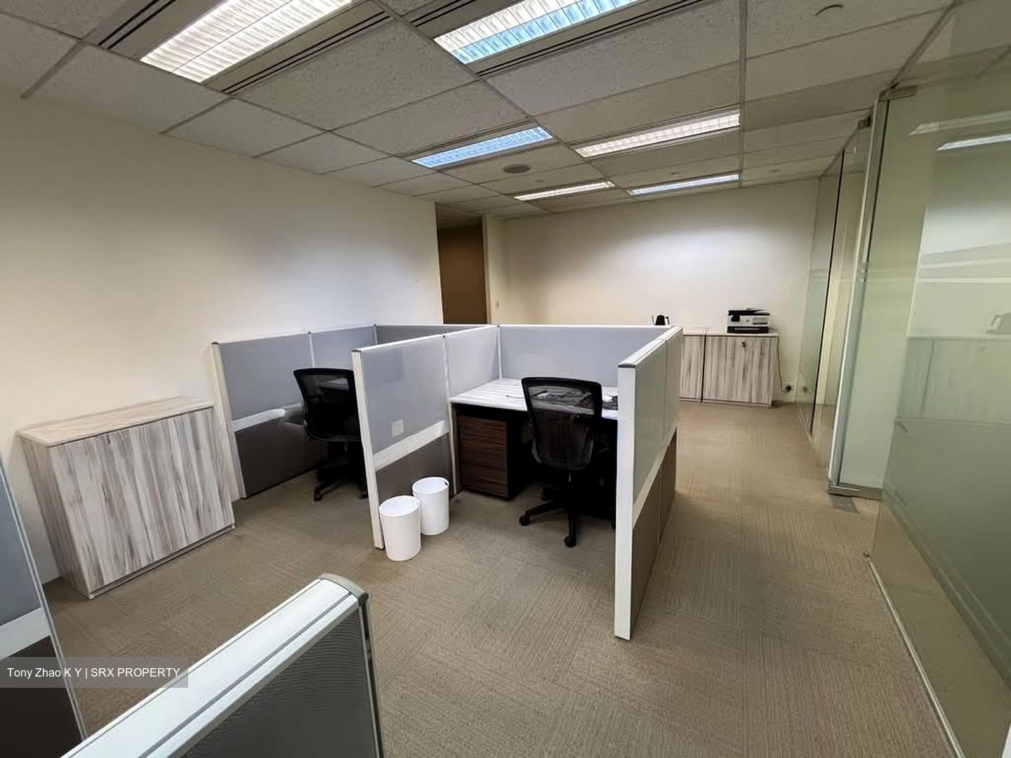 Palais Renaissance (D9), Office #537055291